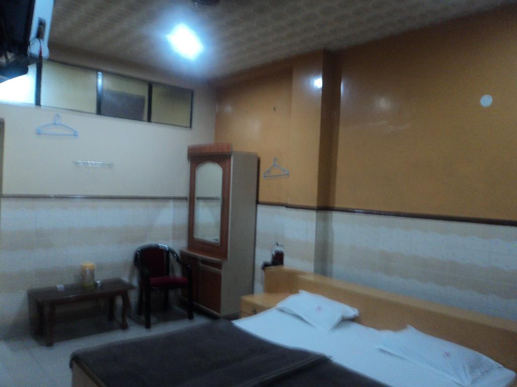 Hotel Jyoti Varanasi Ruang foto